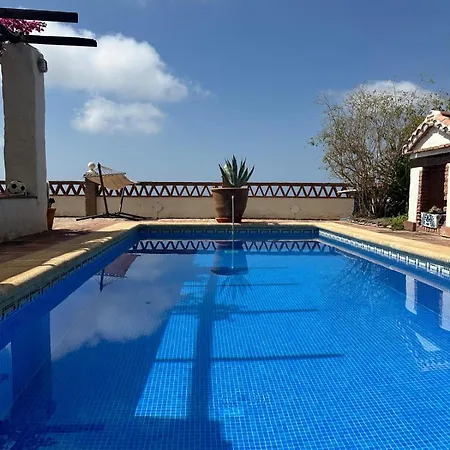 Meerblick, Pool, 4 Schlafzimmer, 2 Baeder, Aircon